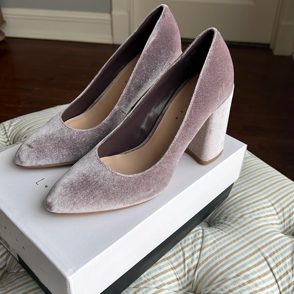Leith taupe velvet pumps.